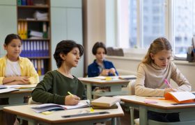 medium-shot-kids-cheating-school